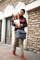 组图：王小毅上演自编自导光棍节主题街拍    