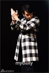 组图：Rain复出舞台彩排 耍帅卖萌魅力不减