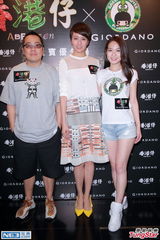 组图：梁咏琪随彭浩翔影院谢票 展现成熟美