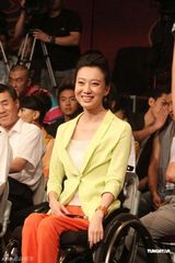 组图：200明星高歌《北京祝福你》 成龙坐镇指挥