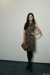 组图：辛芷蕾豹纹裙装出席派对获赞气质高雅