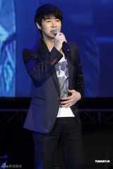 组图：神话JunJin圣诞台北开唱 秀中文引粉丝狂呼