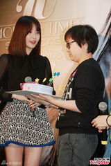 组图：韩星IU秀美腿 不相信美貌胜全智贤