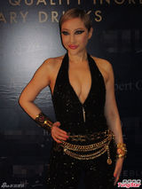 组图：名媛薛芷伦疑整容失败 下巴前凸妆容惊悚