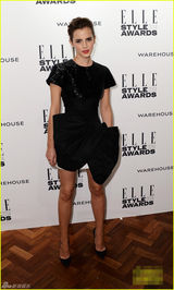 组图：艾玛出席风尚大典 演绎成熟风格红唇性感