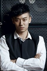 组图：陈月末全新时尚大片 诠释轻熟绅士极具魅力