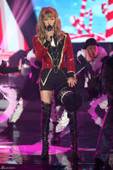 组图：张亮节目反串变美女人 天天化生宝玉帅气