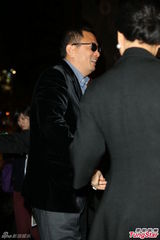 组图：舒淇王家卫现身张震婚礼引骚动