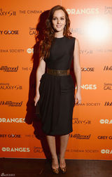 组图：莉顿-梅斯特黑裙妩媚亮相电影活动