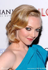 幻灯图：《克洛伊》首映 摩尔与阿曼达相得益彰