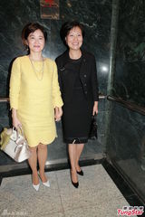 组图：林青霞携三女贺施南生法国授勋 唐唐现身