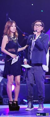 组图：神话Dynamic Duo出演音乐节目《You and I》