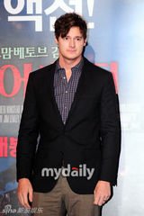 组图：《吸血鬼猎人林肯》韩国举行新闻发布会