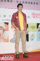 组图：锦荣向蔡依林昭告 未来想生男娃