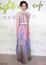 组图：杨千嬅努力瘦身 王馨平赞“乐雨恋”相衬