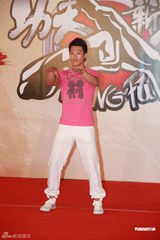 组图：惠英红低胸出镜否认旧绯闻 无线功夫新星打响