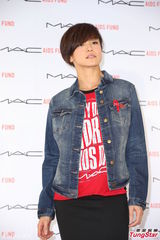 组图：何韵诗自曝生子计划 认两岁小帅哥做老公