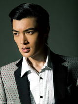 组图：纪宁优雅复古嬉皮男 举手投足彰显时尚范