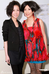 高清图：《劲歌金曲》录影 汪明荃造型火辣