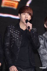 高清图：韩国五大组合天团开唱 SJ压轴掀高潮 