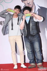 组图：温升豪35岁推出首张EP 小胖现身站台