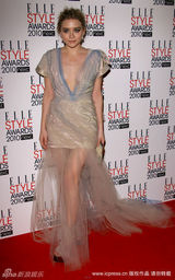 幻灯图：Elle风尚大典美女云集 坎贝尔蛇纹礼服性感