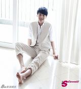 高清图：马天宇赤身演绎居家风 清新舒适有情调