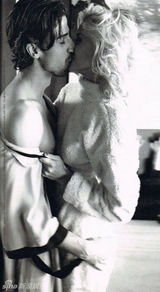 组图：超模莲娜-格尔克和球星赫迪拉亲密