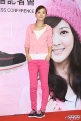 组图：陈意涵乳房检测靠男友 以运动排遣寂寞