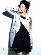 组图：桂纶镁拍时尚杂志大片 演绎黑白之美