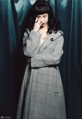 组图：张辛苑化身名伶 低调演绎优雅奢华风