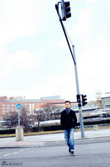 组图：黄轩柏林街拍 情人节和电影的约会