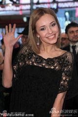 《纯洁星期六》首映 安东-沙金携斯维塔纳似情侣