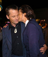 组图：奥兰多与维果后台暧昧旧照 被传同性恋情