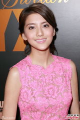 组图：吴千语自认酒量浅 否认与男友林峰同居