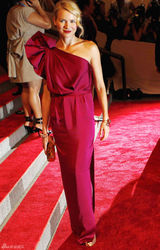 高清组图：纽约大都会庆典 娜奥米-沃茨夫妇秀恩爱