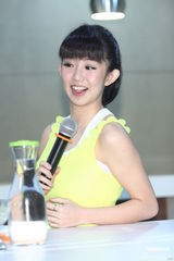 组图：曾昱嘉将开唱压力大 郭书瑶亲自下厨煮补品