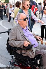 组图：《警官之妻》首映 双胞胎小萌娃亮相抢镜