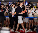 组图：神话少时等助阵韩片《铁线虫》VIP试映