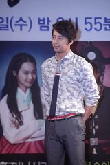 高清组图：李准基申敏儿出席《阿娘使道传》发布会