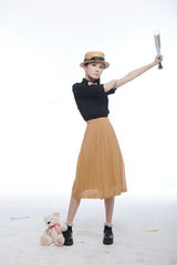 组图：王茗拍摄运动大片 化身英伦萝莉助威奥运