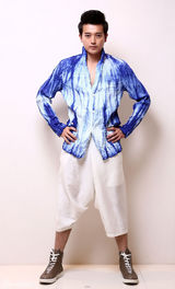 组图：田家达王宇婕春装写真 荧屏夫妻变死党