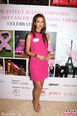 组图：杨采妮亮相活动亲切可人 谢婷婷关心妍同场