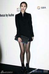 组图：f(x)宋茜与朴宰范全慧彬等众星云集时尚秀场