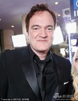 组图：昆汀·塔伦蒂诺现身金球红毯表情有趣