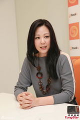 组图：王馨平接受访问 自曝将重游蜜月地澳洲