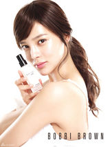 高清图：朴诗妍化妆品写真曝光 秀光滑如雪肌肤