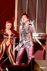 周杰伦演唱会与脱衣舞娘热舞 气氛异常火爆(图)