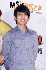 幻灯：S.H.E林宥嘉各拥两首金曲 人气实力受肯定