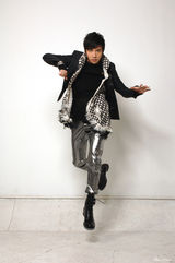 幻灯：俞灏明韩国宣传照曝光 潮男展露成熟魅力